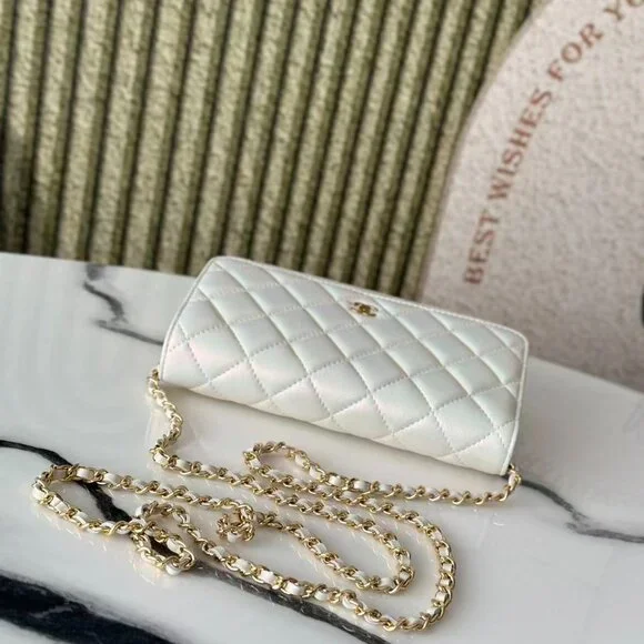 Classic CHANEL Bag: A Stylish and Versatile Choice for Elegance